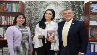 Üniversiteli genç yazar ‘Altın Kalem Ödülü sahibi oldu