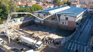 Uşak Belediyesinin eski hizmet binası yeni yüzüne kavuşuyor