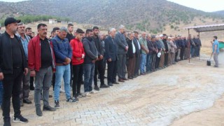 Uşaktaki kazada ölen gençler Manisada toprağa verildi