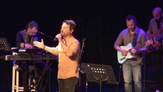 Üsküdarda, 90ların ünlü isimleri müzik rüzgarı estirdi