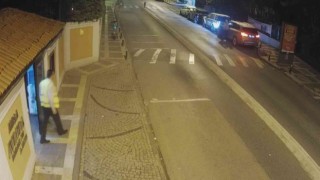 Üsküdarda otomobillerden hayalet ekran çalan hırsızlar yakalandı