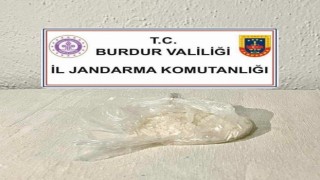 Uyuşturucuyu satamadan jandarmaya yakalandı