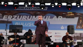 Vahit Alkır sahne performansıyla ayakta alkışlandı