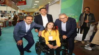 Vali Çiçek ile Başkan Büyükkılıç Kitap Fuarını gezdi