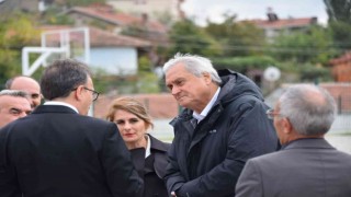 Vali Kızılkaya, Kaymakam Öztürk ve Başkan Bakkalcıoğlu yapılmakta olan Cemevi ve Kültür Merkezinde incelemelerde bulundu