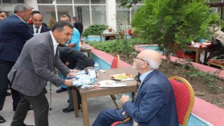Vali Öksüzden huzurevine anlamlı ziyaret