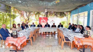 Vali Orhan Tavlı kadın muhtarlarla bir araya geldi
