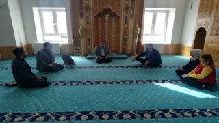 Van gençlik merkezi gençlerinden cami temizliği