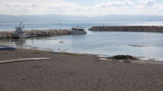 Van Gölünde su seviyesinin azalması balıkçıları endişelendirdi