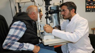 Vanda güneş tutulmasına çıplak gözle bakan 10 kişide görme kaybı oluştu