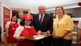 Vatandaşlardan Efeler Down Kafeye ilgi