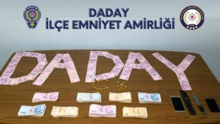 Vatandaşlardan zorla haraç alan şahıslara operasyon: 104 bin TL ele geçirildi