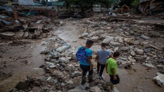 Venezueladaki toprak kaymasında can kaybı 43e yükseldi
