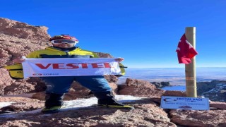 Vestel personelinden Erciyes Dağına Cumhuriyet tırmanışı