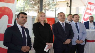 Vestelden görme engelli öğrencilere WeWALK akıllı baston desteği