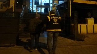Vicdansız baba 1,5 aylık kızını parkta ölüme terk etti
