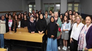 Yazar Kristin Dahl Nilüferde öğretmen adaylarıyla bir araya geldi