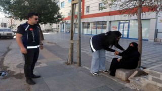 Yenimahallede zabıta dilencilere göz açtırmadı