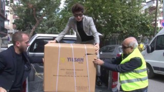 Yılmaz Morgülden engelli vatandaşa akülü sandalye hediyesi