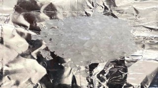 Yolcunun üzerinde uyuşturucu kullanma aparatı ele geçirildi