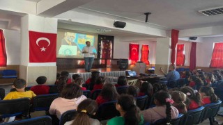Yönetmen Erdal Kara ödüllü filmini Köyceğizli öğrencilerle buluşturdu