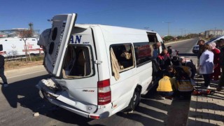 Yozgatta Kamyon ile minibüs çarpı 11 kişi yaralandı