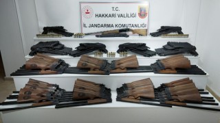 Yüksekovada çok sayıda silah ele geçirildi