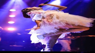 Zeynep Bastık Harbiyede sürprizleriyle sahnede olacak