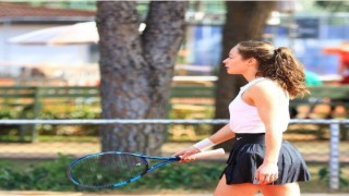 Zeynep Sönmez, Bulgaristanda şampiyon oldu