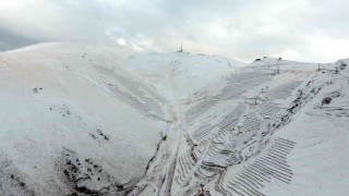 Zirve beyaza büründü eşsiz manzara dron ile havadan görüntülendi