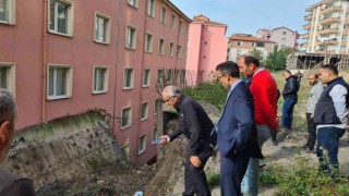 Zonguldakta istinat duvarı çöktü: 20 daire tahliye edildi