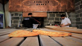 1865ten bu yana üretilen ‘Diyarbakır ekmeği yerli ve yabancı vatandaşların damağına hitap ediyor