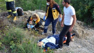 20 metrelik şarampole uçan otomobilde can pazarı: 2 yaralı