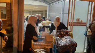 24 günün ardından memleketine dönen umreciler sevinçle karşılandı