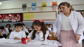 26 yıldır aynı okulda ilk günkü aşk ve heyecanla öğrenci yetiştiriyor