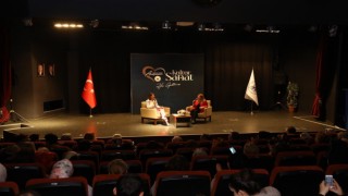 Açelya Akkoyun sevenleri ile buluştu