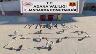 Adanada kaçak kazı yapan 2 kişi suçüstü yakalandı