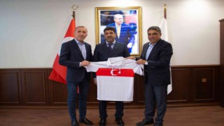 ADÜ Rektörü Aldemir TÜFAD heyetini makamında ağırladı