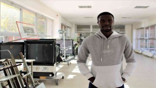 Afrikalı Dhakaba sinema eğitimi için kilometreleri ardında bıraktı