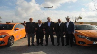 AK Parti İstanbul İl Başkanı Kabaktepe taksicilerle toplantıda bir araya geldi