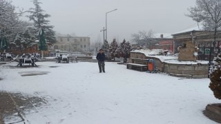 Aksaraya mevsimin ilk karı yağdı