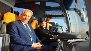 Akşehirin şehirlerarası tek kadın şoförü Funda Çeper babasının izinde