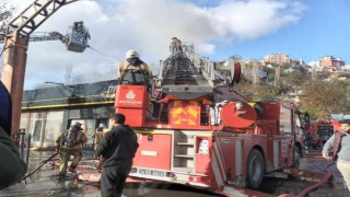 Alibeyköy oto sanayide yangın paniği