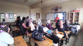 Altıntaş Zafer İlkokulunda “Aile Okulu” projesi