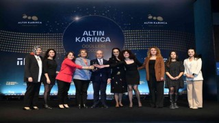 Alzheimer Yaşam Evine Altın Karınca ödülü