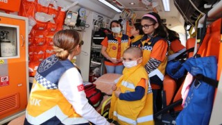 Ambulans sirenleri lösemili çocuklar için çaldı