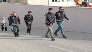 Antalyada 57 ekip ve 140 personelle aranan şahıslara yönelik eş zamanlı operasyon
