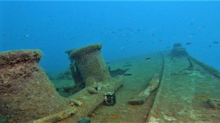 Antalyada tarihi batıktaki mühimmat su altı kamerasıyla görüntülendi