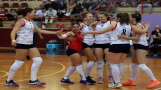 Antalyaspor Voleybol Takımı, yoluna yenilgisiz devam ediyor