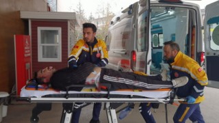 Araç içinde tabancayla vurulmuş halde bulundu